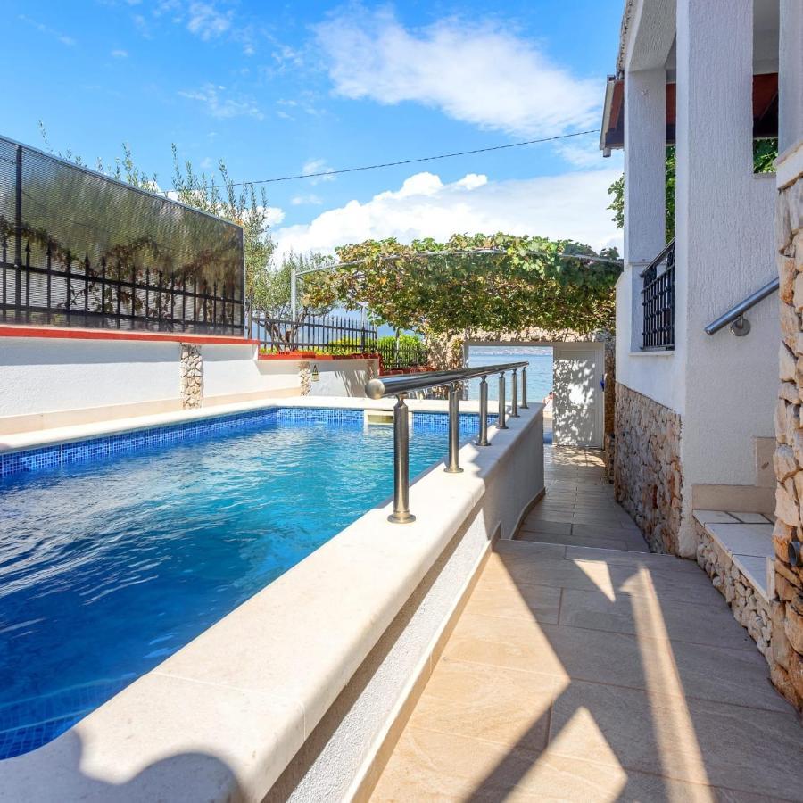 Holiday House Iva สลาทิเน ภายนอก รูปภาพ