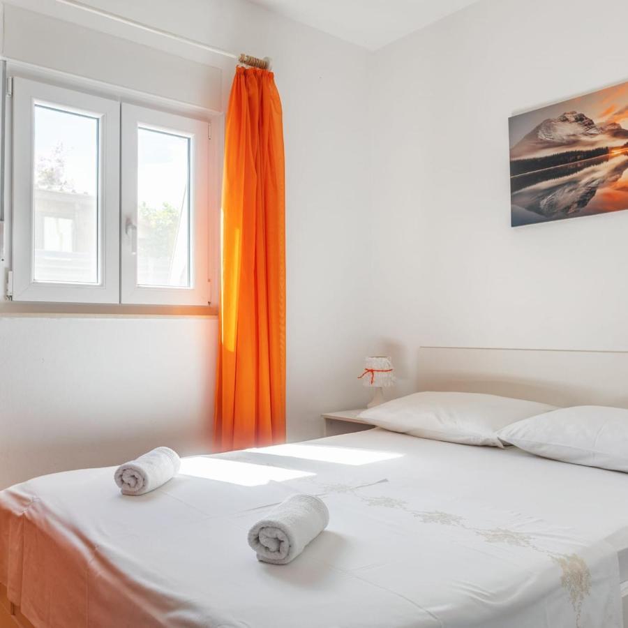 Holiday House Iva สลาทิเน ภายนอก รูปภาพ